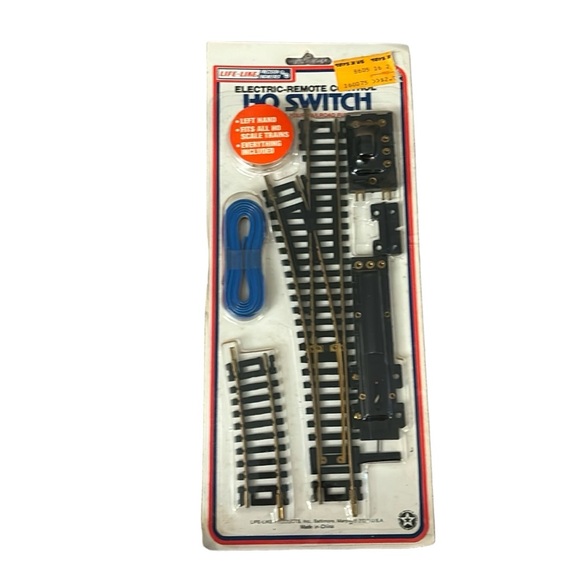 Life-Like Electric-Remote Control HO Switch Left Hand Fits all HO Trains - Picture 1 of 6